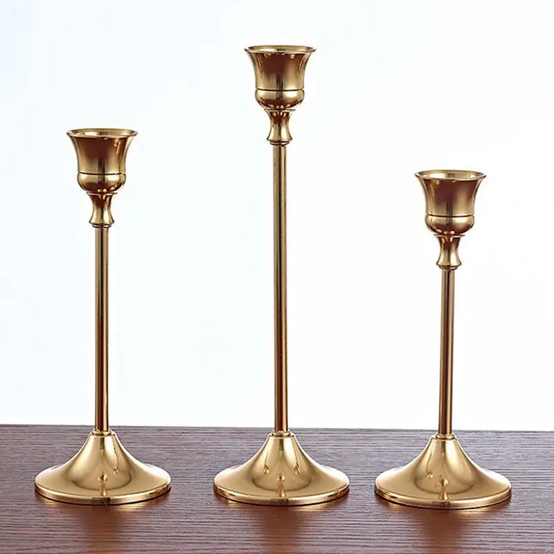 Brass gold candlestick set for festive decorations - vue 5 sur 26