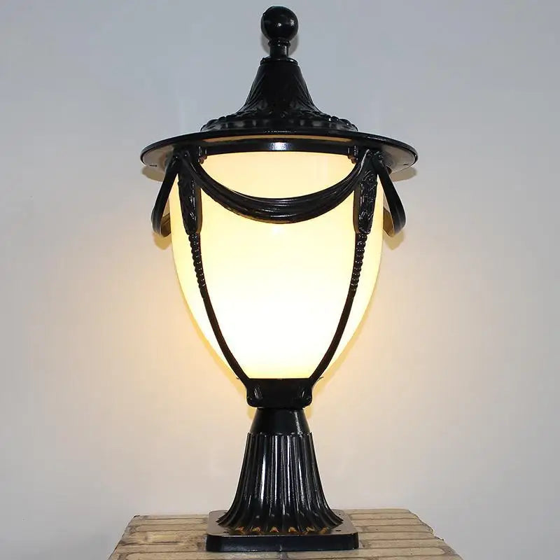 Aluminium lawn lamp for garden and outdoor corridor
