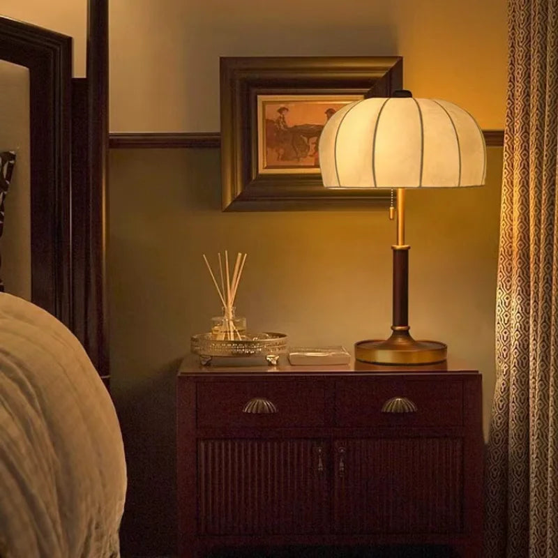 American retro minimalist table lamp with advanced design