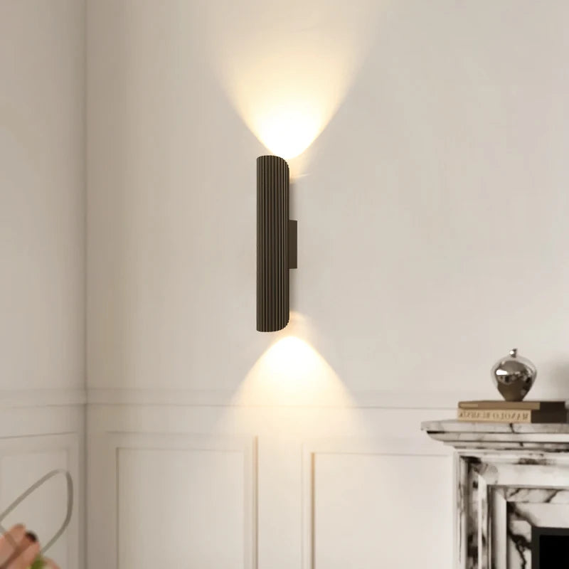 Designer wall light with full spectrum eye protection and warm ambience - vue 6 sur 8