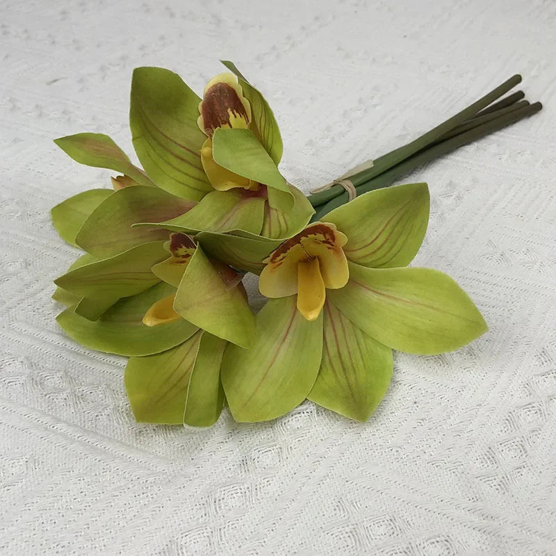 Artificial flower bouquet for warm and modern decor