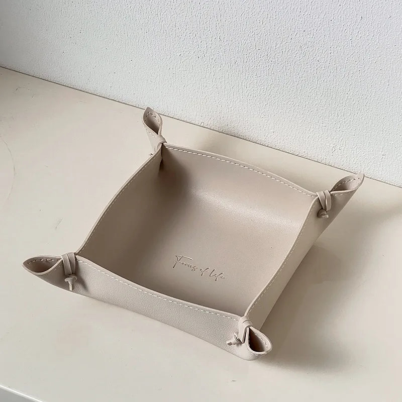 Leather storage tray for dice, jewellery and keys - vue 8 sur 14