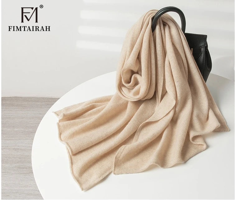 Elegant knitted cashmere scarf with tassels - vue 6 sur 7