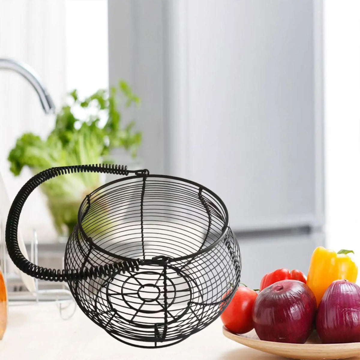 wire egg basket with handle for food storage - vue 3 sur 7
