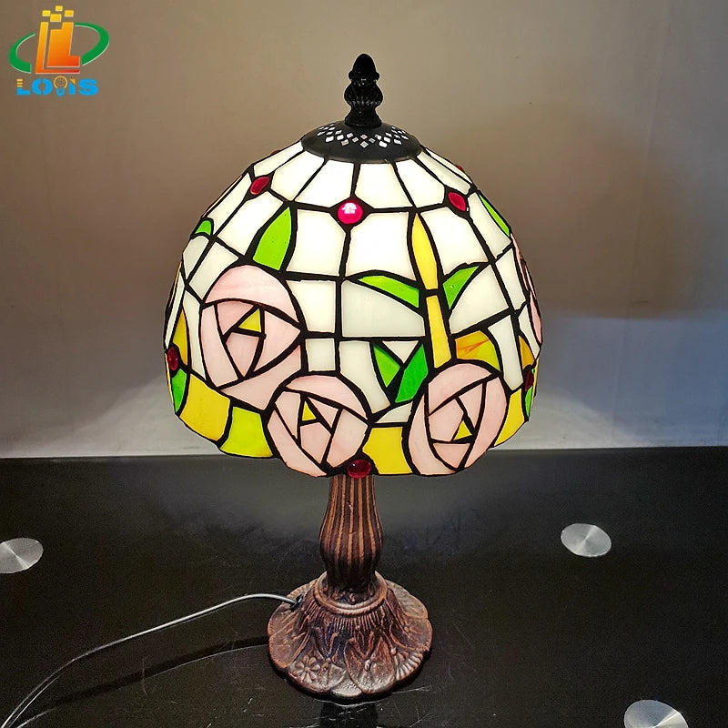 Tiffany style table lamp for a warm atmosphere