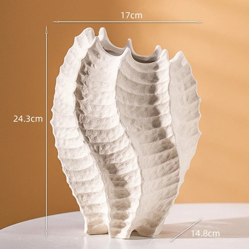 ceramic vase abstract craft for floral decoration - vue 12 sur 13