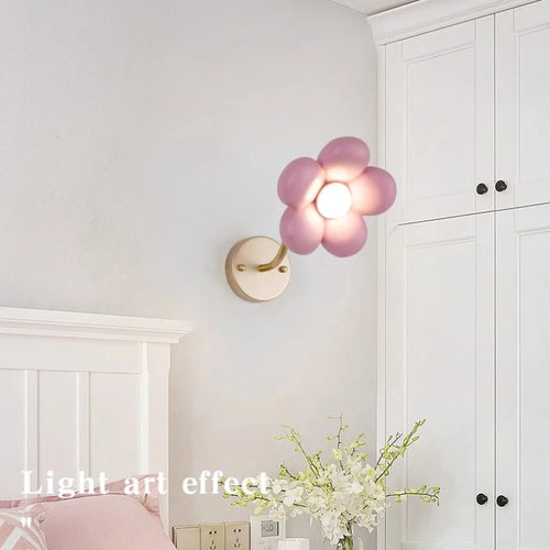 Pink petal wall light for princess bedroom - vue 5 sur 7