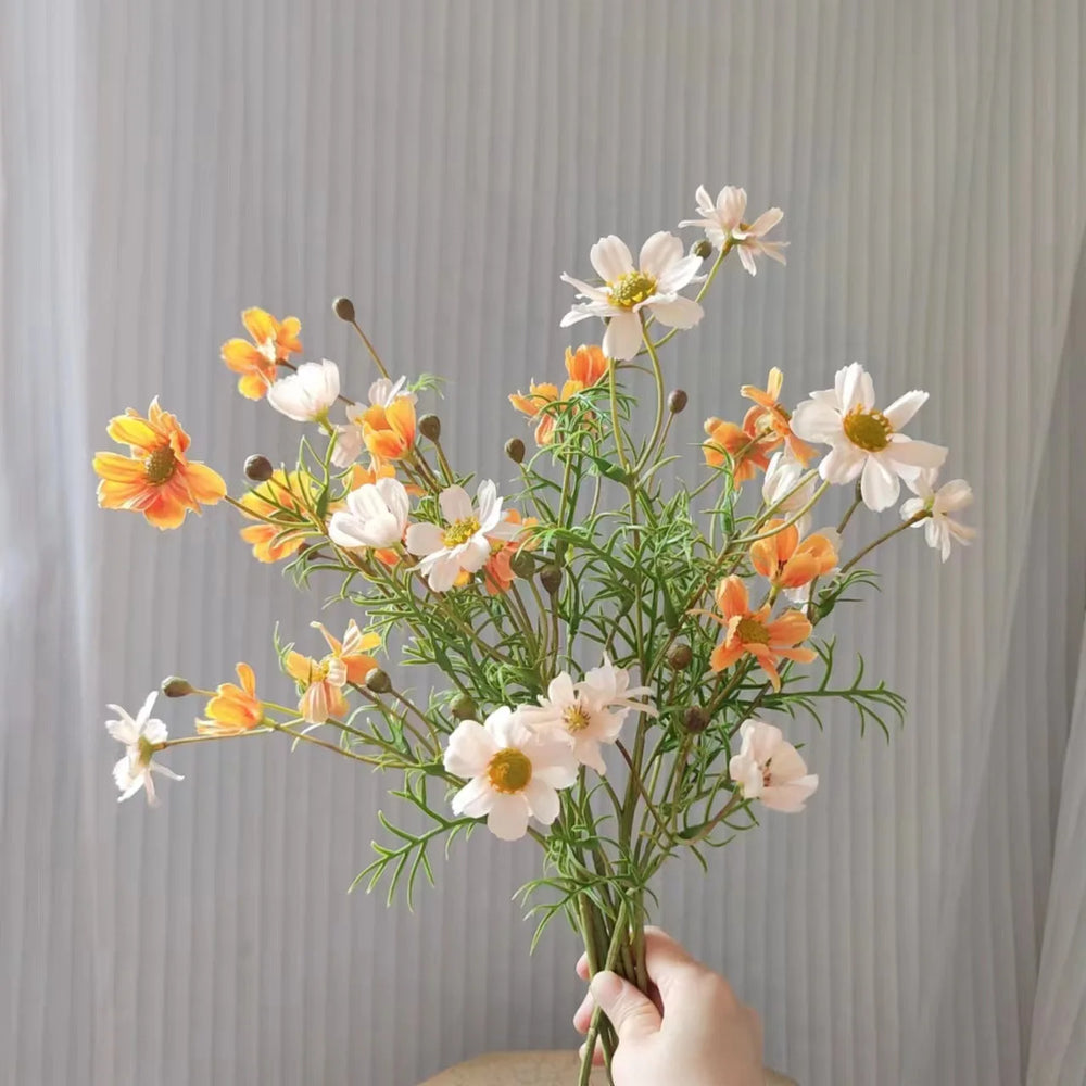 Realistic artificial daisy flowers for decoration and DIY