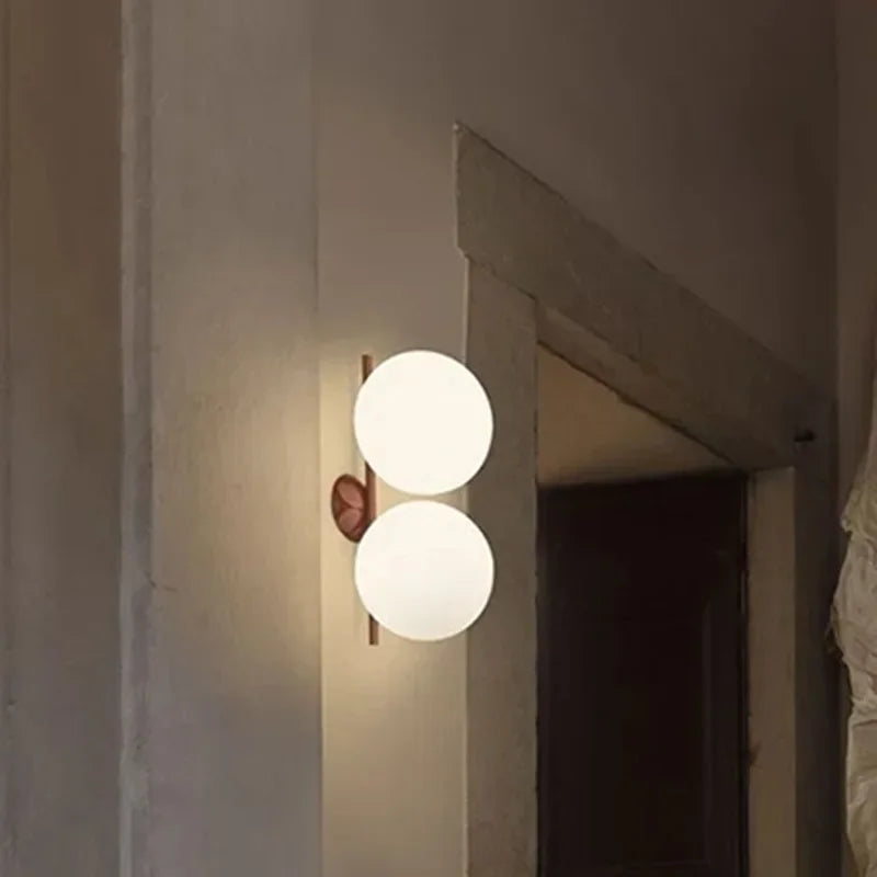 designer double ball glass wall light for elegant interior - vue 7 sur 7