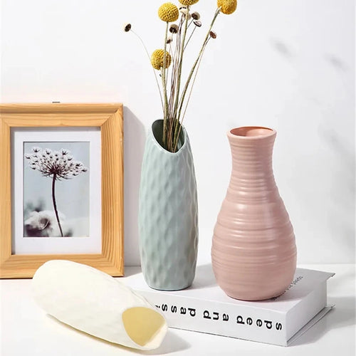 Nordic plastic vase for modern decorative flowers - vue 3 sur 12
