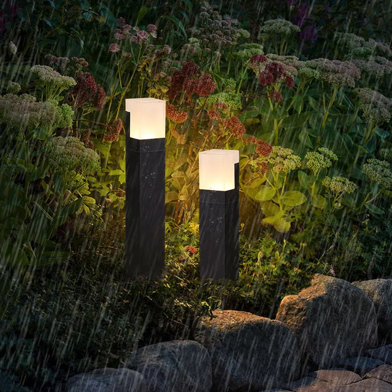 Modern waterproof outdoor lamp for garden and pathway - vue 3 sur 10