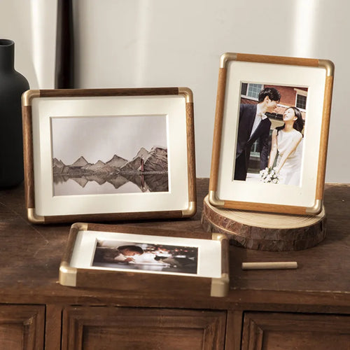 Wooden photo frame with copper corners for elegant decor - vue 4 sur 7