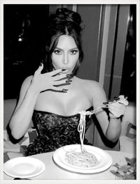 Art print women drinking wine eating spaghetti