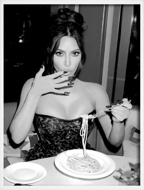 Art print women drinking wine eating spaghetti
