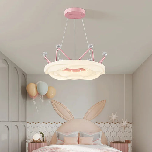 Romantic crown chandelier for little girl's bedroom - vue 6 sur 16