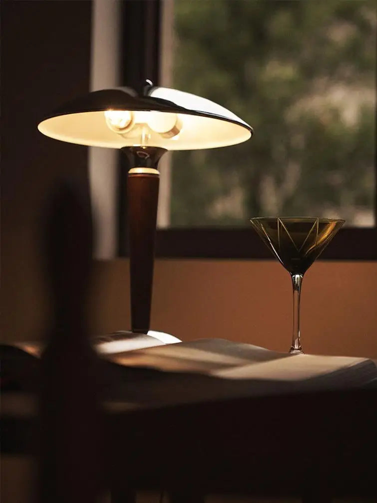 Industrial desk lamp in wood and iron