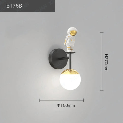 Creative astronaut wall light for modern decor - vue 14 sur 15