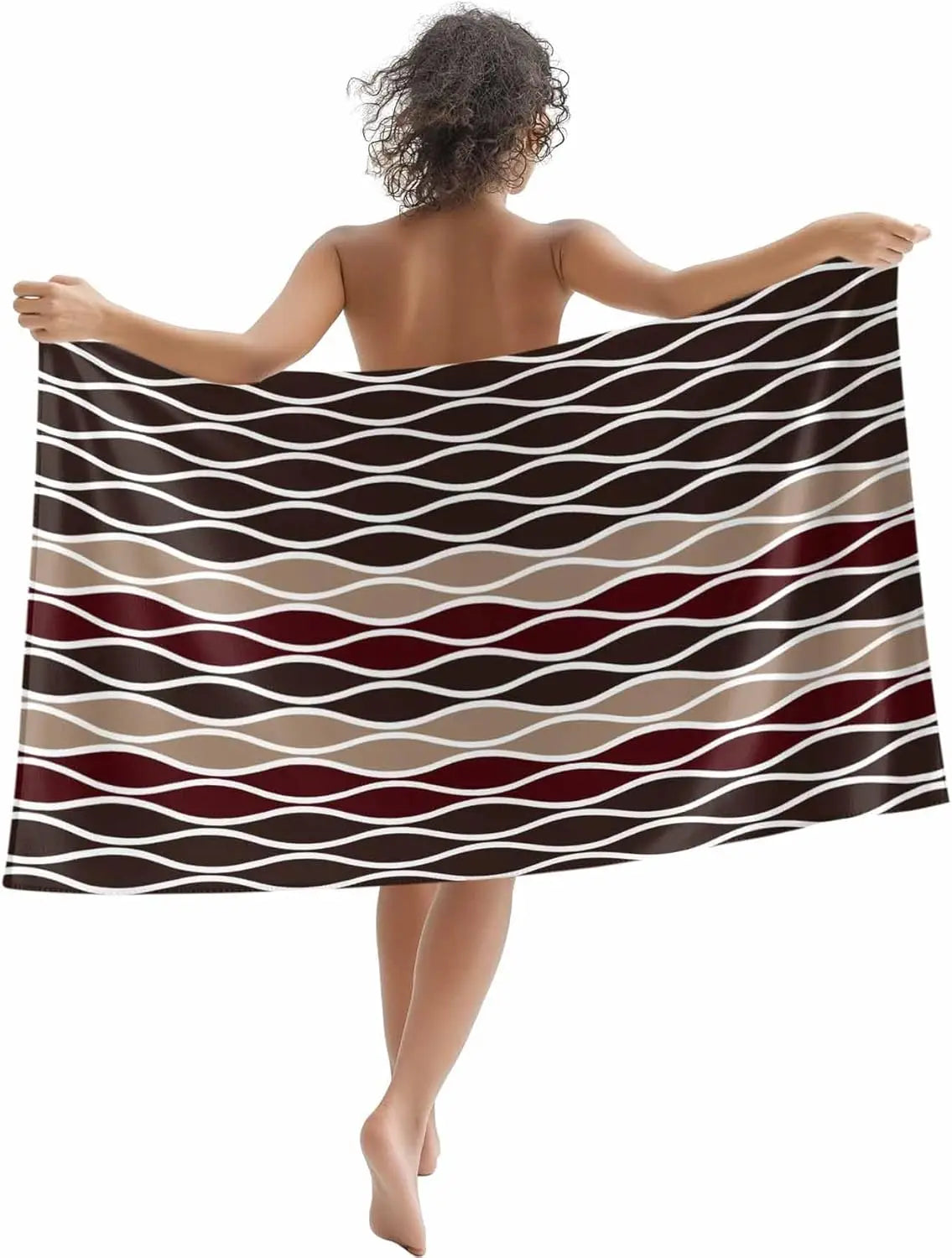Lightweight absorbent beach towel with abstract wave design