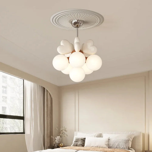 Princess chandelier with heart-shaped bubble for children's room - vue 4 sur 11