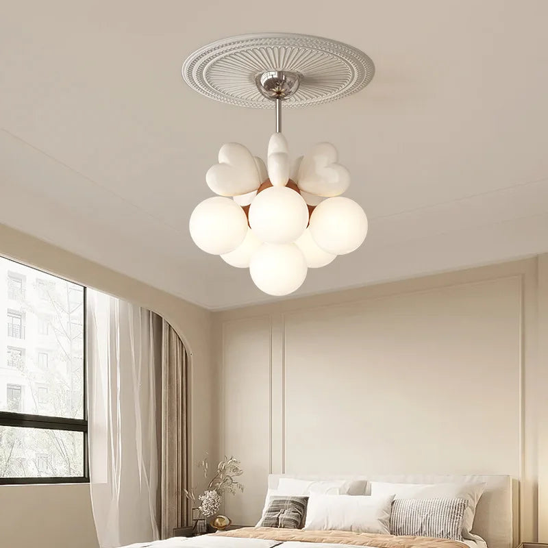 Princess chandelier with heart-shaped bubble for children's room - vue 3 sur 11