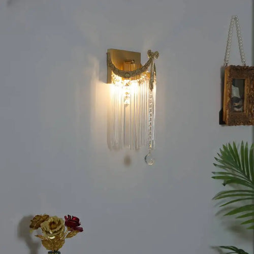 Vintage crystal and brass wall light for elegant interiors - vue 2 sur 7