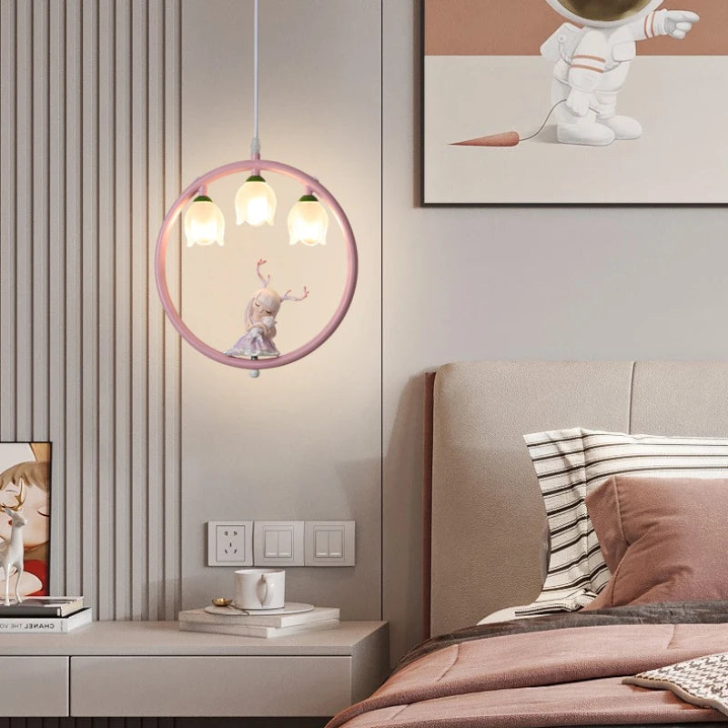 Cute pendant light for modern little girl's bedroom - vue 3 sur 12