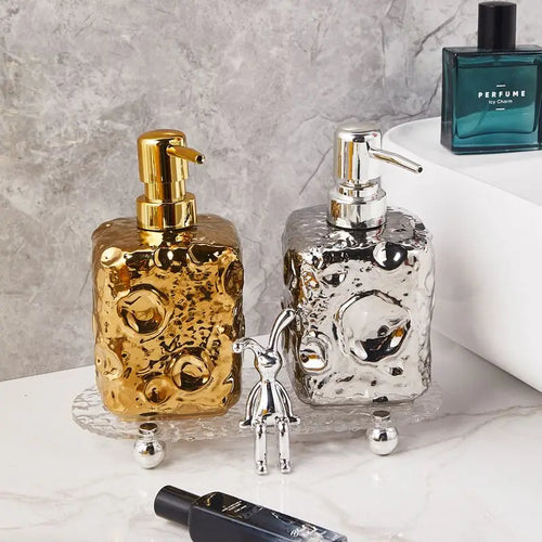 golden ceramic bottle with moon decor for lotion - vue 3 sur 11