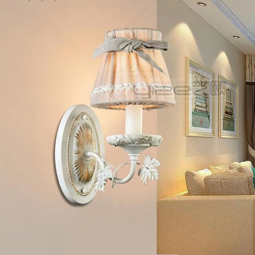 Iron wall light with fabric lampshade and ribbon bow - vue 2 sur 10