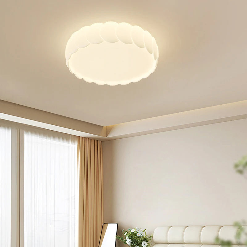 Modern elegant round ceiling light with simple design - vue 4 sur 8
