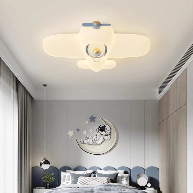 Cute astronaut LED ceiling light for children's room - vue 5 sur 9