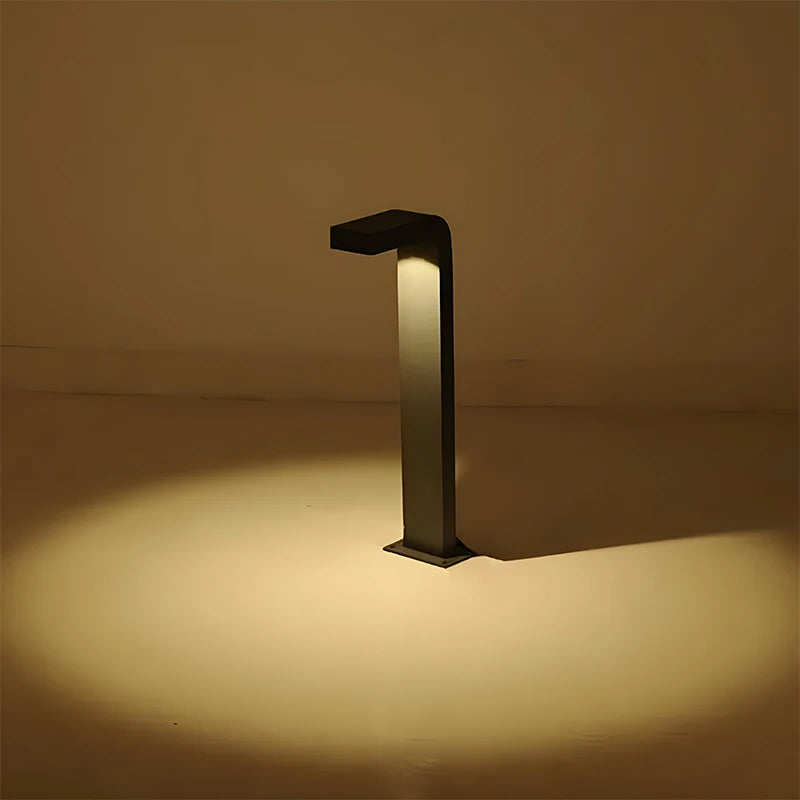 Waterproof outdoor LED lamp for garden and pathway
