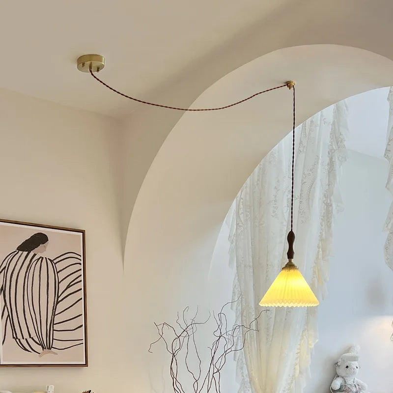 Japanese vintage chandelier with pleated walnut lampshade - vue 4 sur 12