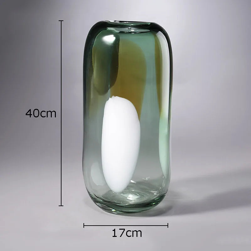 wavy glass vase for modern floral decoration - vue 8 sur 11