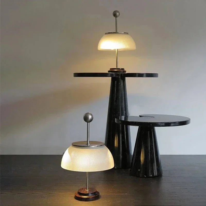 Elegant Italian retro desk lamp for modern interiors - vue 6 sur 8