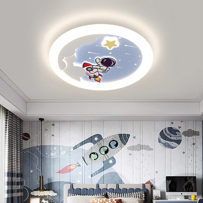 Astronaut ceiling light for children's room with playful and protective design - vue 6 sur 7