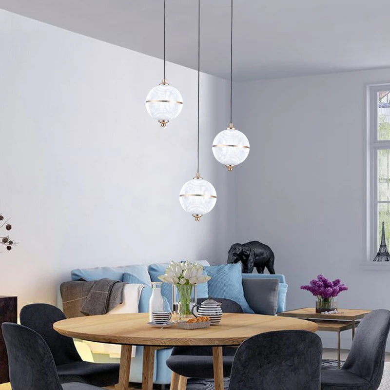 Modern acrylic ball pendant light for restaurant and bar - vue 6 sur 16
