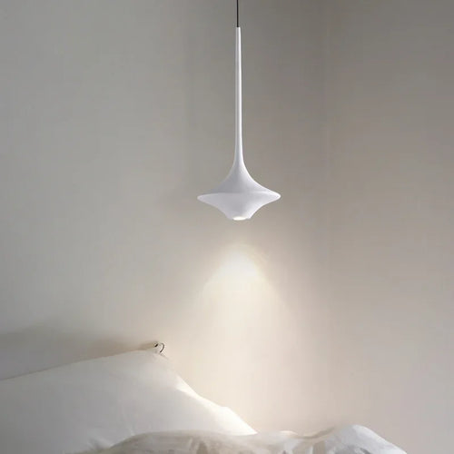 Modern design pendant light for restaurants and contemporary spaces - vue 3 sur 9