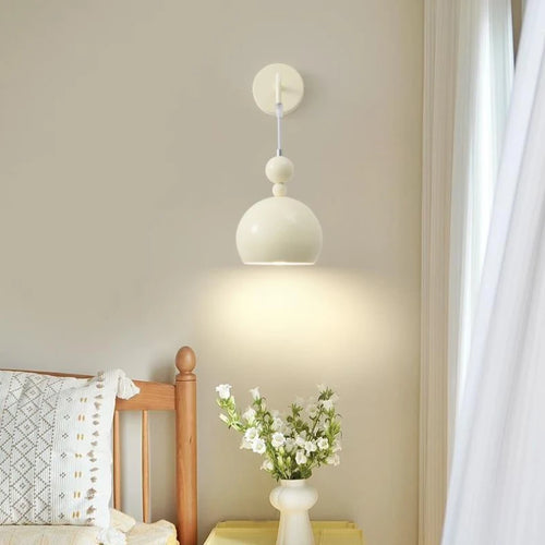 Modern LED wall light for elegant interiors - vue 3 sur 9
