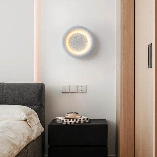 Nordic moon wall light in resin with modern decorative lighting - vue 5 sur 7