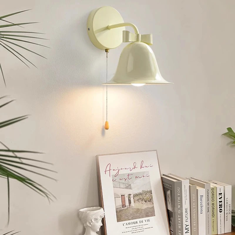 Horn-shaped wall light with LED switch - vue 3 sur 9