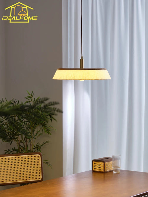 Japanese wabi-sabi rice paper pendant light with solid wood for indoor lighting - vue 4 sur 9