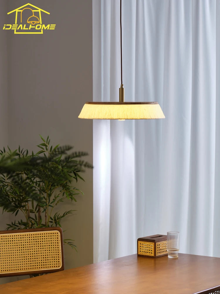 Japanese wabi-sabi rice paper pendant light with solid wood for indoor lighting - vue 4 sur 9
