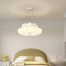 Romantic cloud-shaped ceiling light for children's room