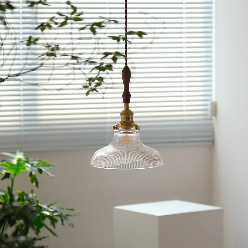 Nordic retro glass and brass pendant light for interior décor - vue 5 sur 6
