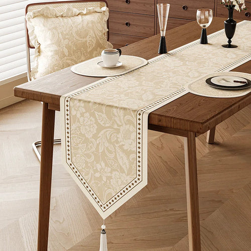 Vintage floral country-style linen table runner