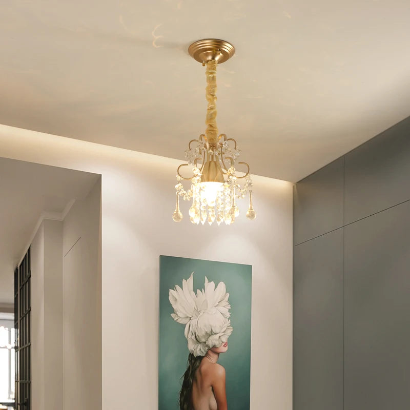 Modern gold crystal chandelier for bright interiors - vue 5 sur 16