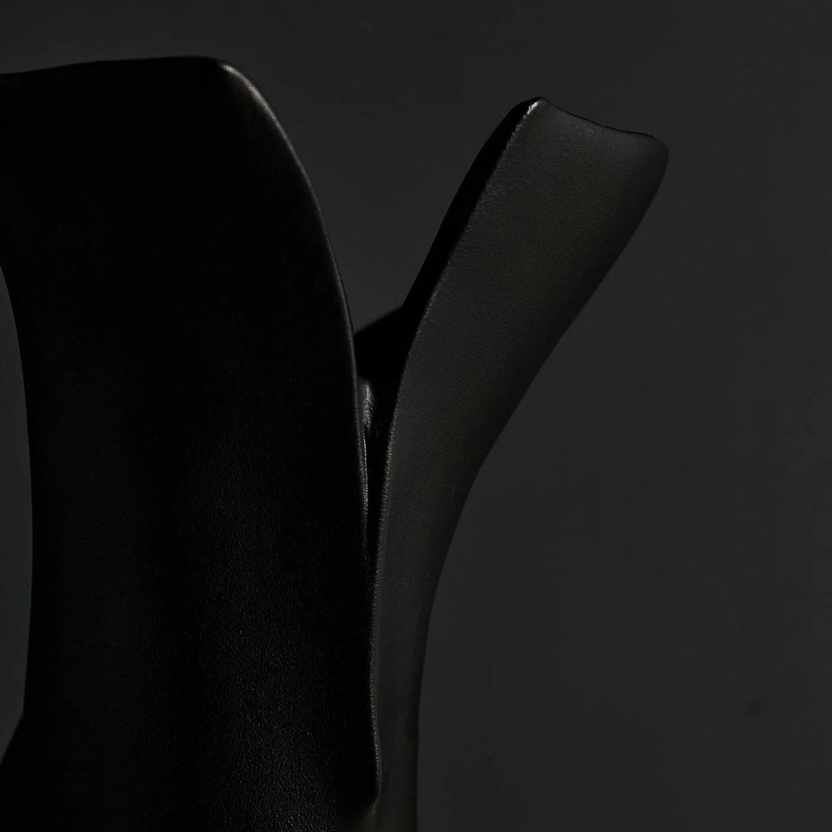 geometric ceramic vase for decoration and floral arrangements