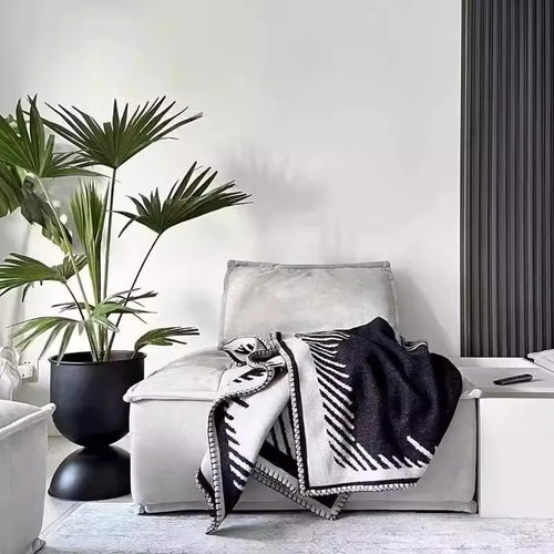 Elegant plant pots and garden decorations - vue 4 sur 8
