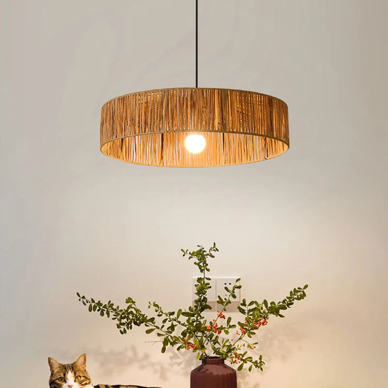 Southeast Asian style rattan pendant light with adjustable cord - vue 4 sur 8