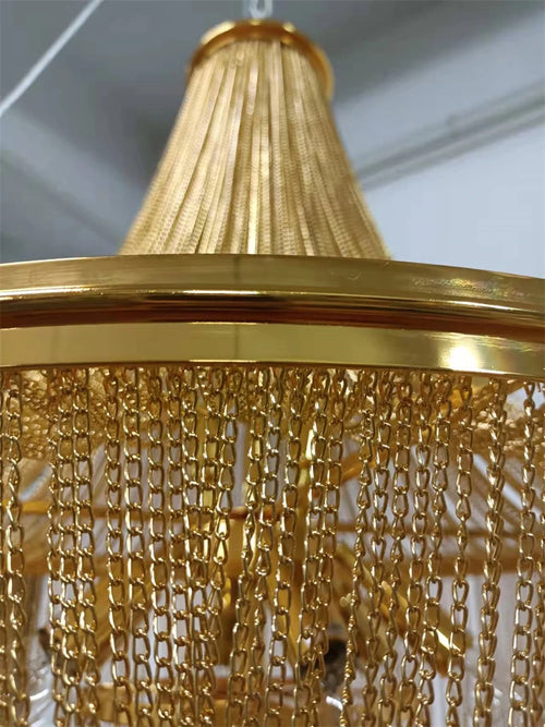 Modern gold aluminium tassel chandelier with decorative chain - vue 7 sur 12